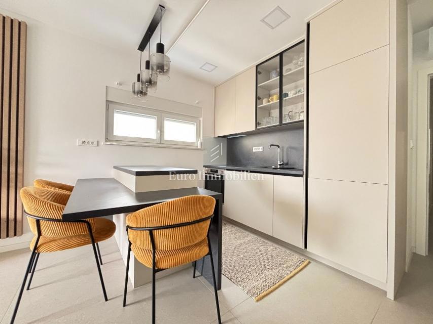 Appartamento con 2 terrazze in seconda fila al mare - l'isola di Pag