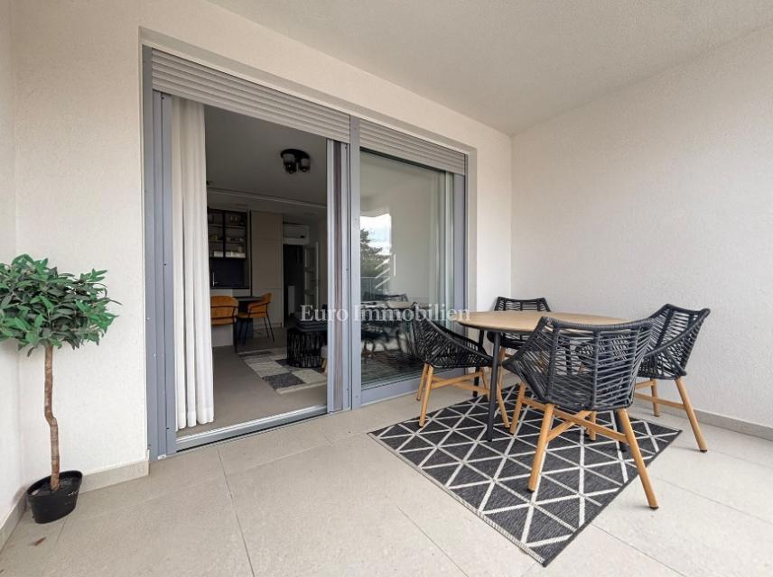 Appartamento con 2 terrazze in seconda fila al mare - l'isola di Pag