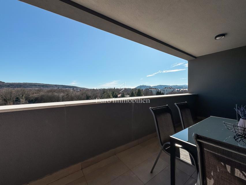 Appartamento moderno con vista sul centro storico di Labin