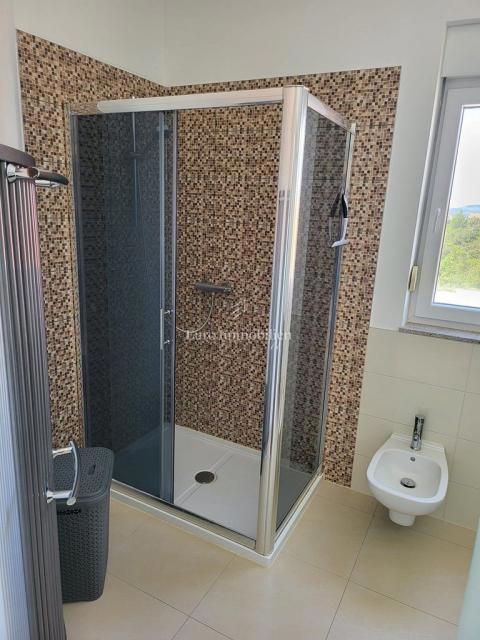 Donja Jagodnja - casa con piscina in una posizione tranquilla