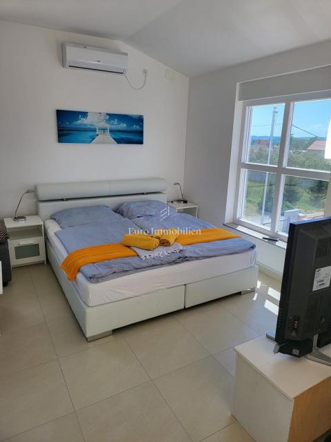 Donja Jagodnja - casa con piscina in una posizione tranquilla