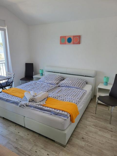 Donja Jagodnja - casa con piscina in una posizione tranquilla