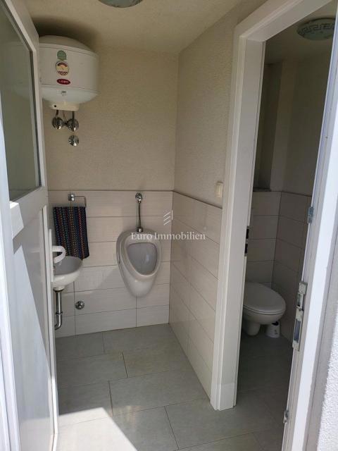 Donja Jagodnja - casa con piscina in una posizione tranquilla