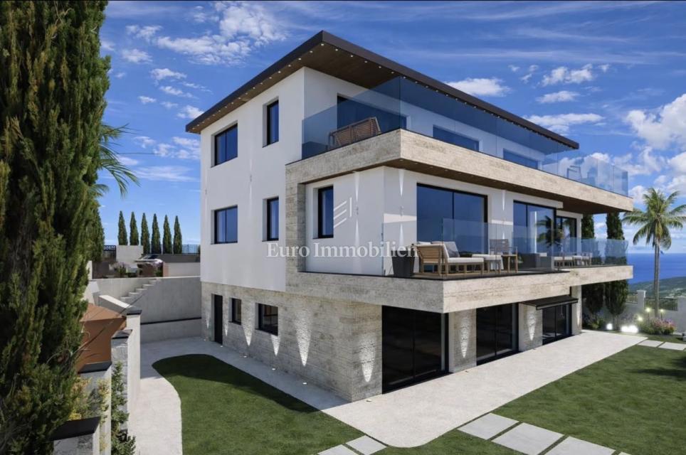 Opatija – Attico con giardino e vista panoramica