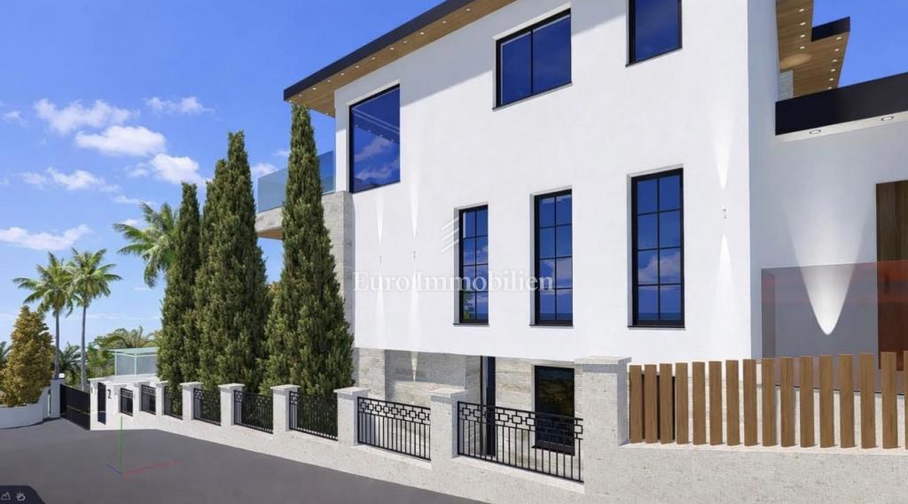 Opatija – Attico con giardino e vista panoramica