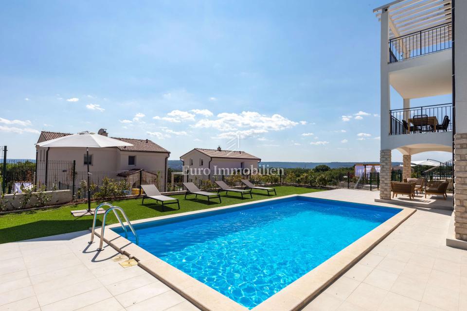 Istria - Villa con piscina e vista panoramica sul mare