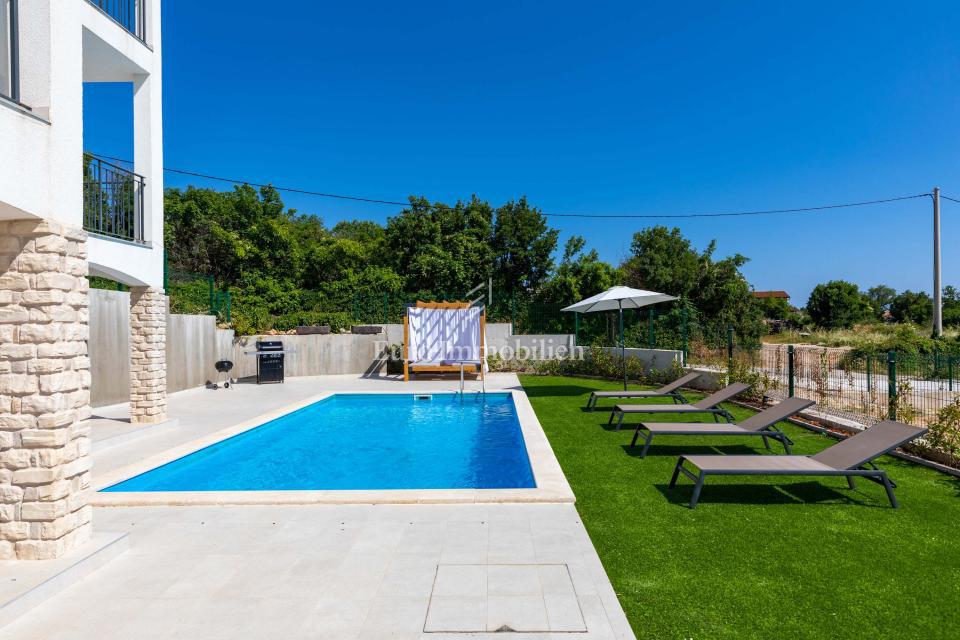 Istria - Villa con piscina e vista panoramica sul mare