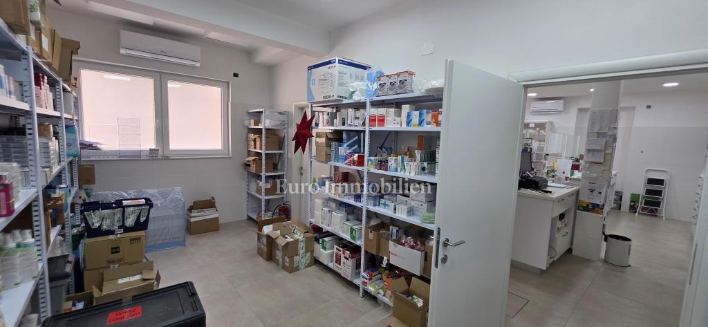 Dramalj - spazi per uffici con inquilino già presente in posizione privilegiata