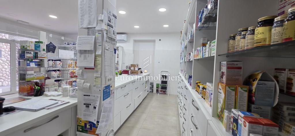 Dramalj - spazi per uffici con inquilino già presente in posizione privilegiata