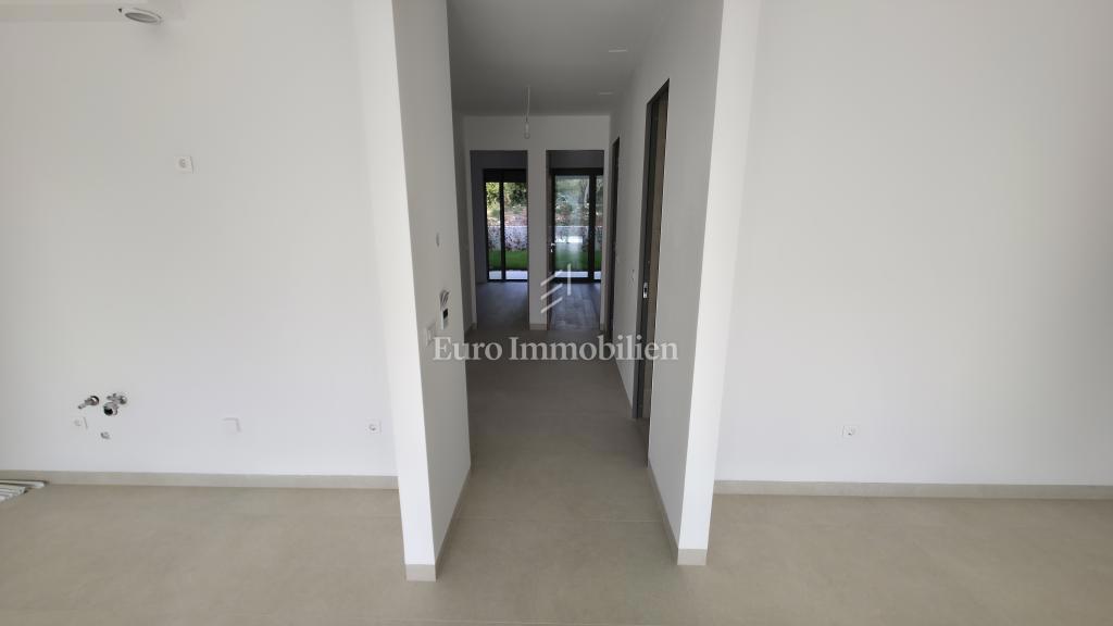 Appartamento con giardino privato, zona prestigiosa di Zara