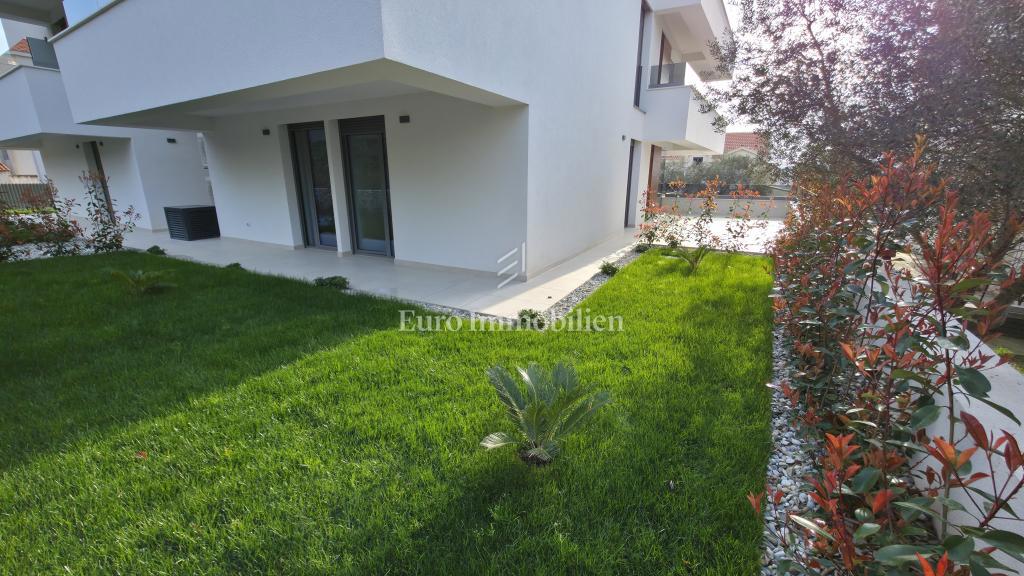 Appartamento con giardino privato, zona prestigiosa di Zara