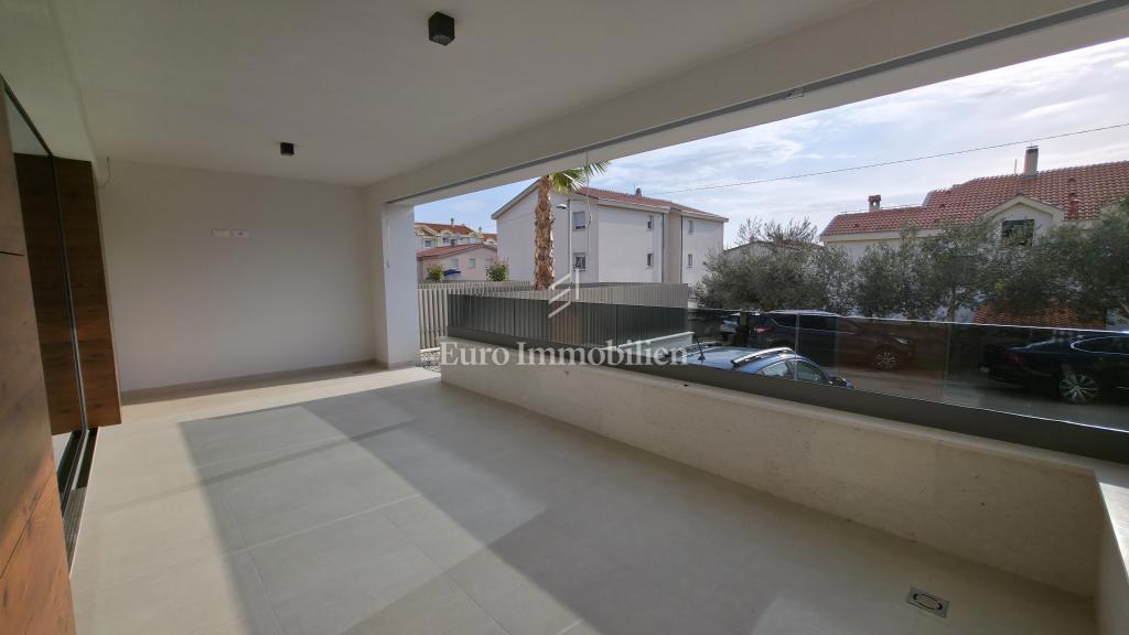 Appartamento con giardino privato, zona prestigiosa di Zara