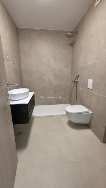 Appartamento con giardino privato, zona prestigiosa di Zara