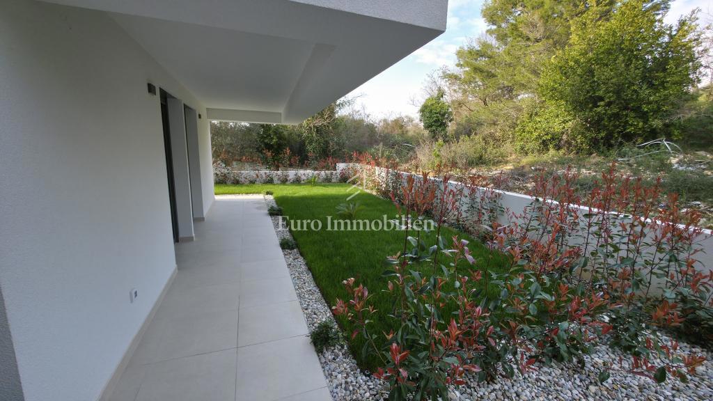 Appartamento con giardino privato, zona prestigiosa di Zara