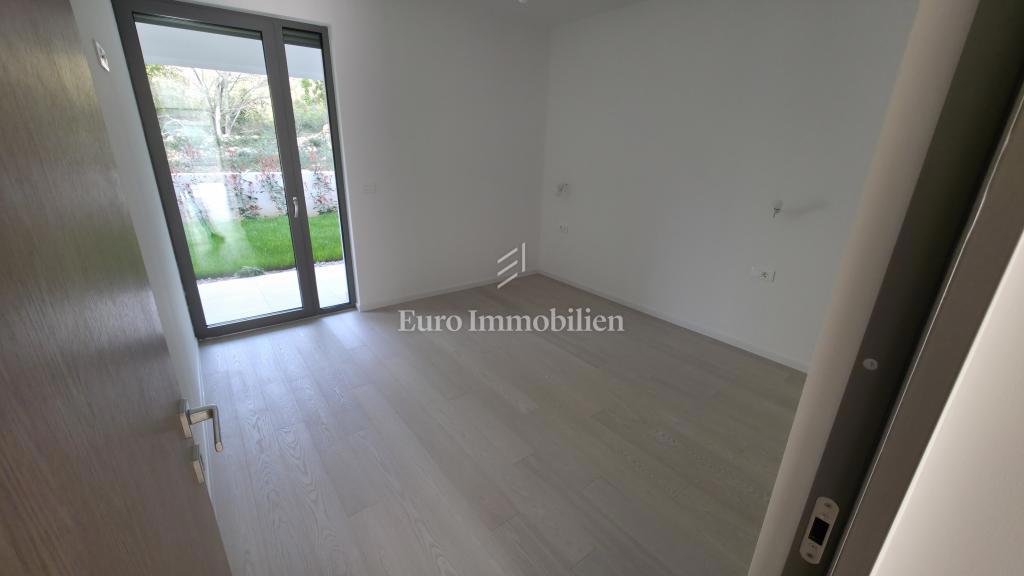 Appartamento con giardino privato, zona prestigiosa di Zara