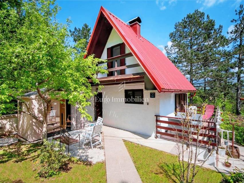 Fužine, Lič - casa affascinante in un'oasi verde