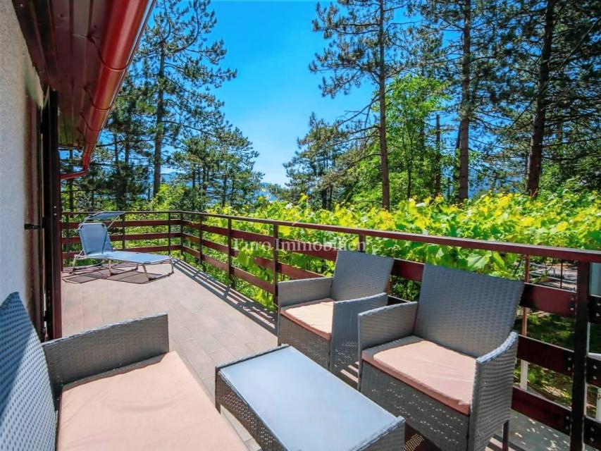 Fužine, Lič - casa affascinante in un'oasi verde