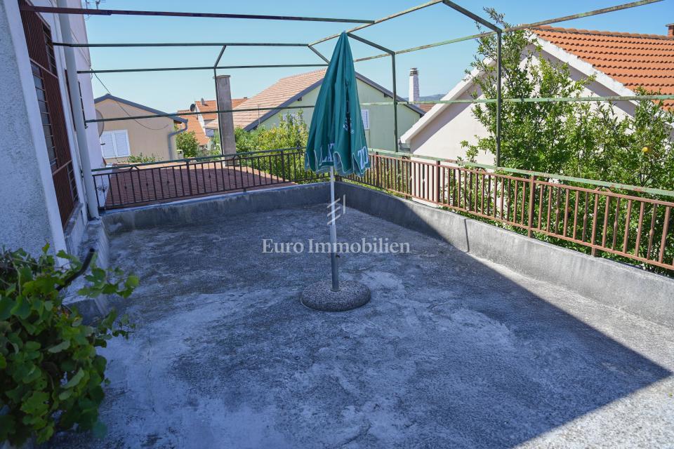 Biograd na Moru, dintorni - casa con 3 unità abitative