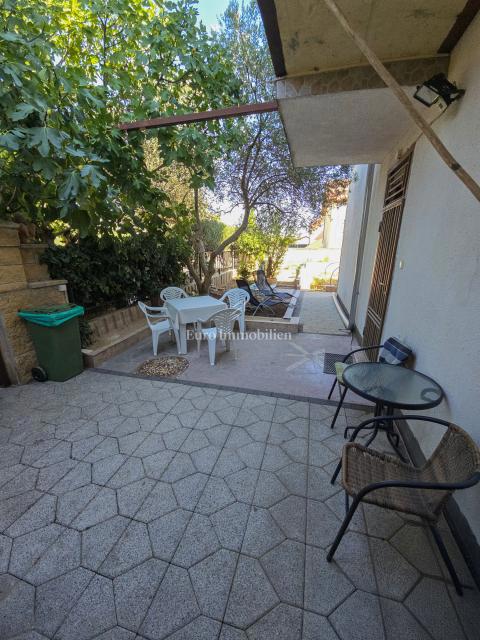 Biograd na Moru, dintorni - casa con 3 unità abitative