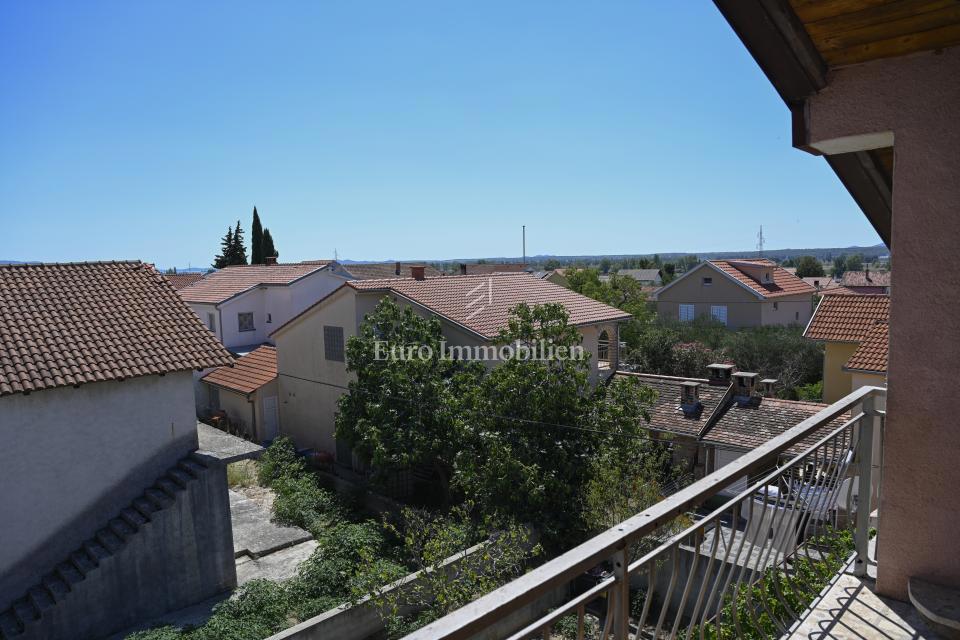 Biograd na Moru, dintorni - casa con 3 unità abitative