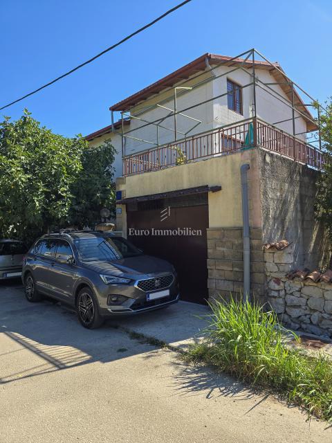Biograd na Moru, dintorni - casa con 3 unità abitative