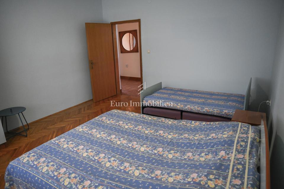 Biograd na Moru, dintorni - casa con 3 unità abitative