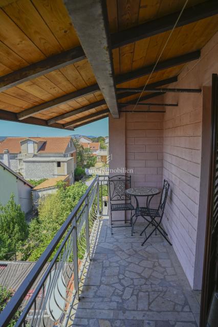 Biograd na Moru, dintorni - casa con 3 unità abitative