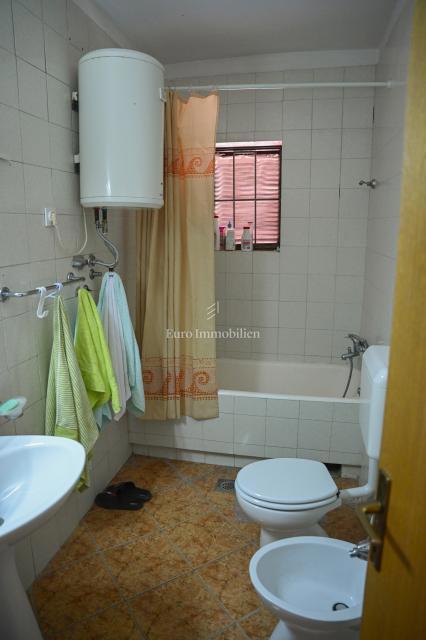 Biograd na Moru, dintorni - casa con 3 unità abitative