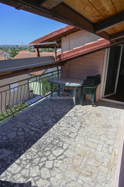 Biograd na Moru, dintorni - casa con 3 unità abitative