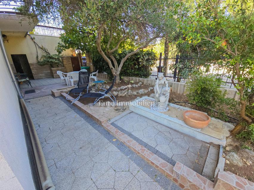 Biograd na Moru, dintorni - casa con 3 unità abitative