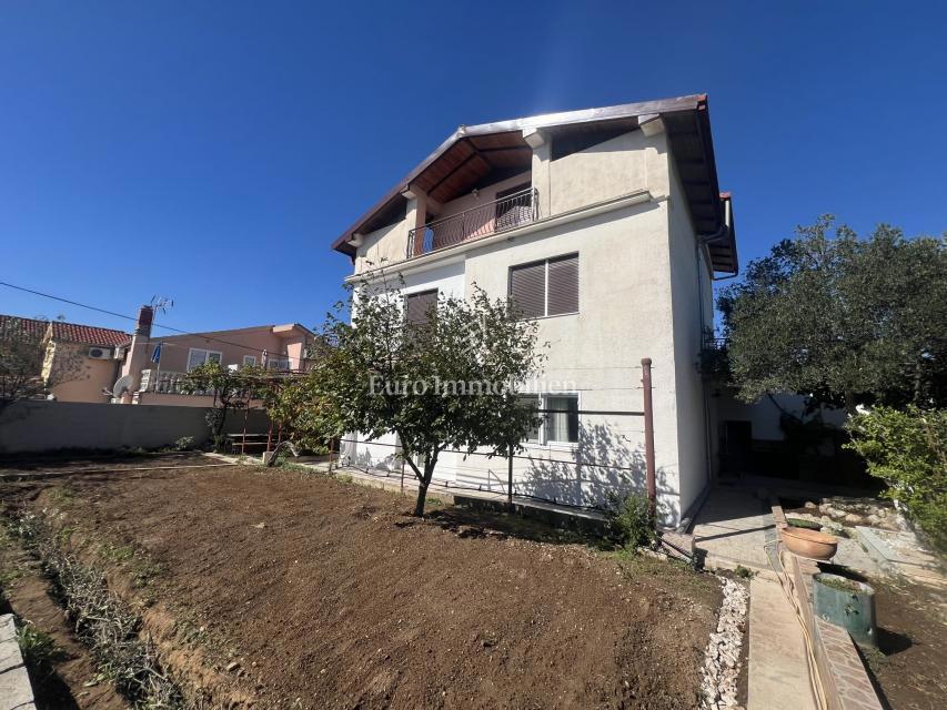Biograd na Moru, dintorni - casa con 3 unità abitative