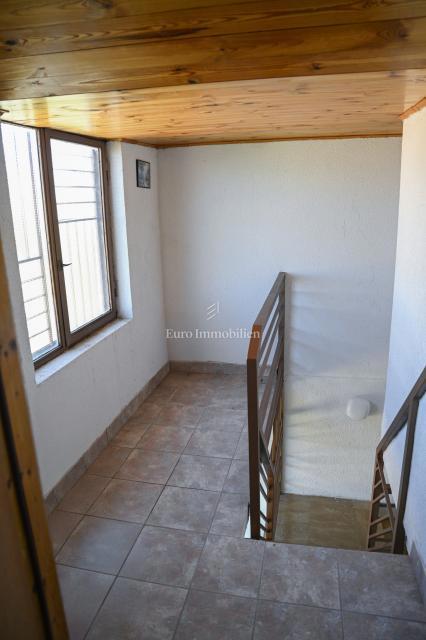 Biograd na Moru, dintorni - casa con 3 unità abitative