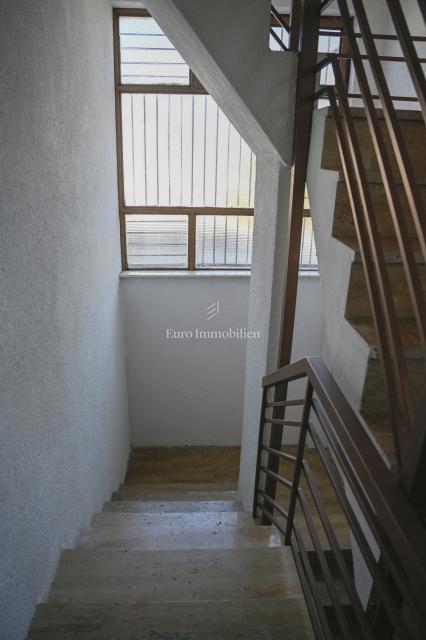 Biograd na Moru, dintorni - casa con 3 unità abitative