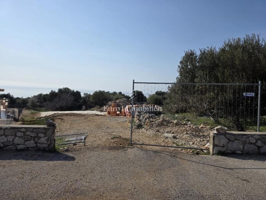 Isola di Pago - terreno edificabile con vista e permesso