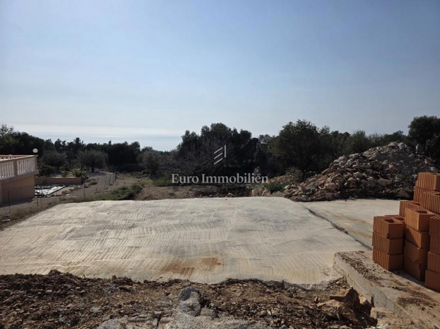 Isola di Pago - terreno edificabile con vista e permesso