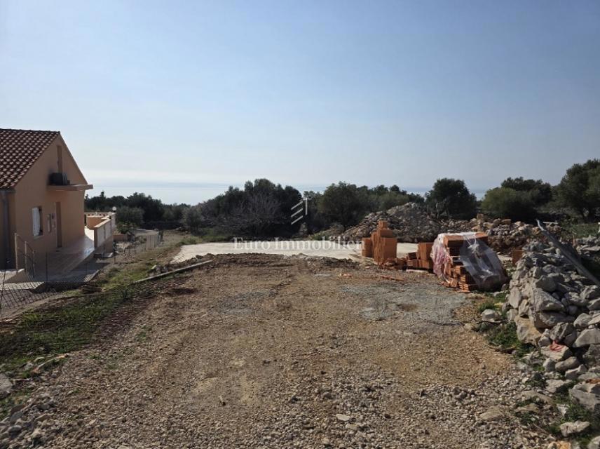Isola di Pago - terreno edificabile con vista e permesso