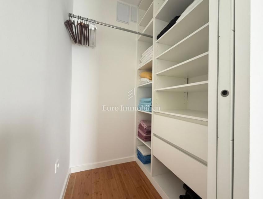 Novalja - appartamento con vista aperta, prima fila sul mare