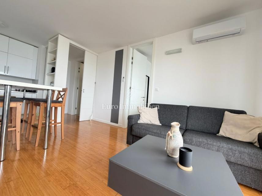 Novalja - appartamento con vista aperta, prima fila sul mare