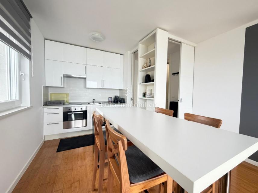 Novalja - appartamento con vista aperta, prima fila sul mare