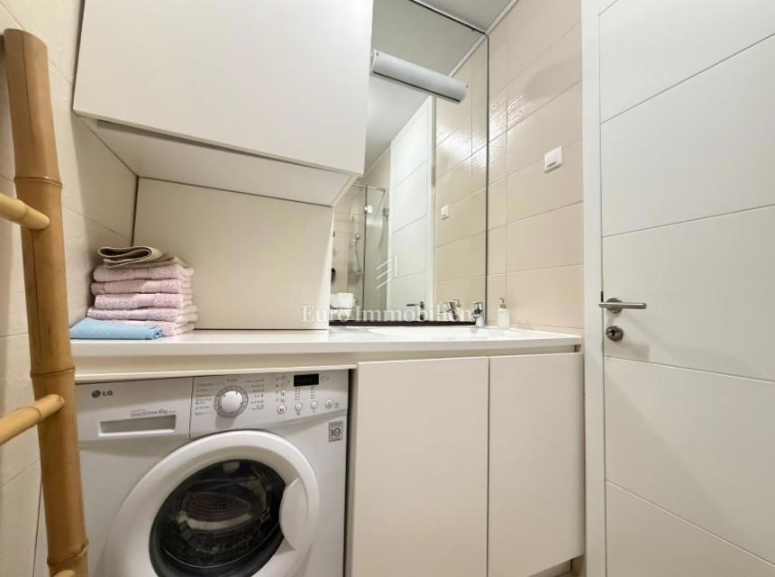 Novalja - appartamento con vista aperta, prima fila sul mare