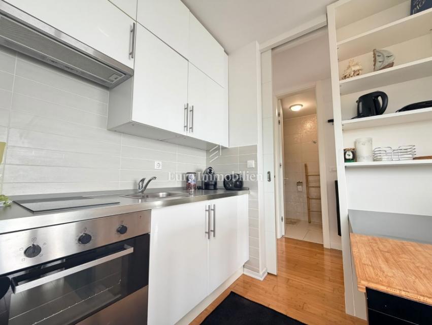 Novalja - appartamento con vista aperta, prima fila sul mare