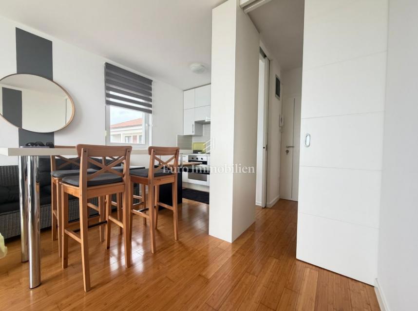 Novalja - appartamento con vista aperta, prima fila sul mare