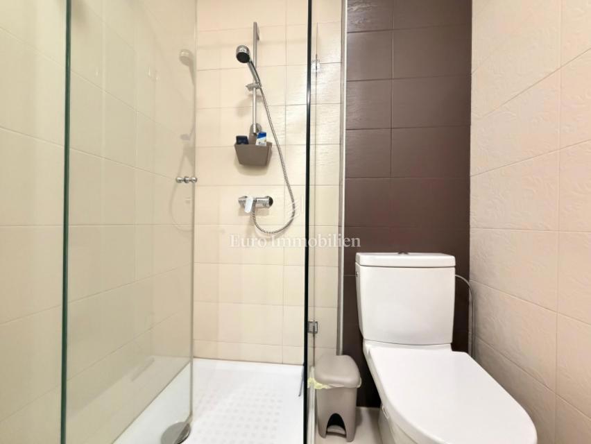 Novalja - appartamento con vista aperta, prima fila sul mare