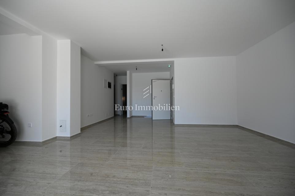 Istria, Novigrad - appartamento nuovo con piscina