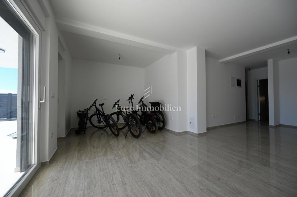 Istria, Novigrad - appartamento nuovo con piscina