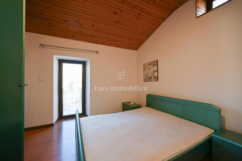 Istria, Kaštelier - casa in pietra con cortile