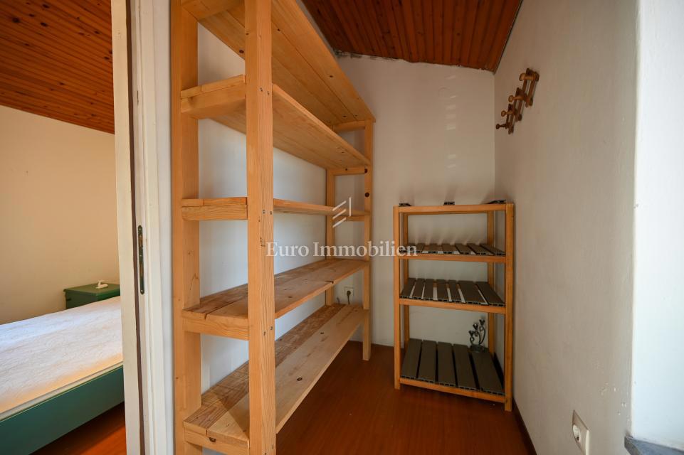 Istria, Kaštelier - casa in pietra con cortile