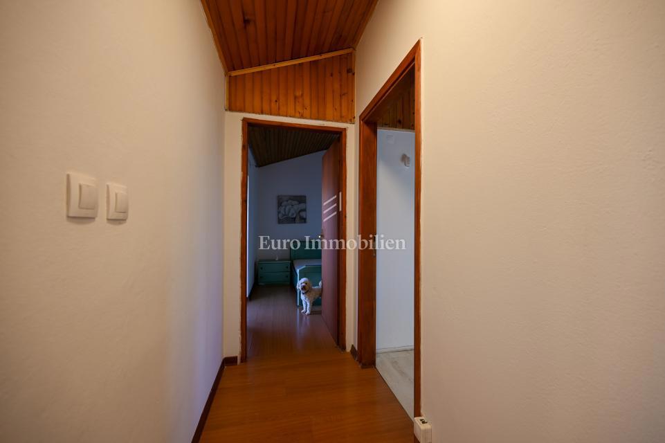 Istria, Kaštelier - casa in pietra con cortile