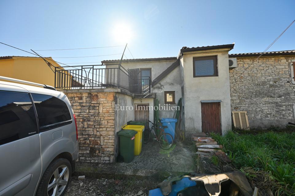 Istria, Kaštelier - casa in pietra con cortile