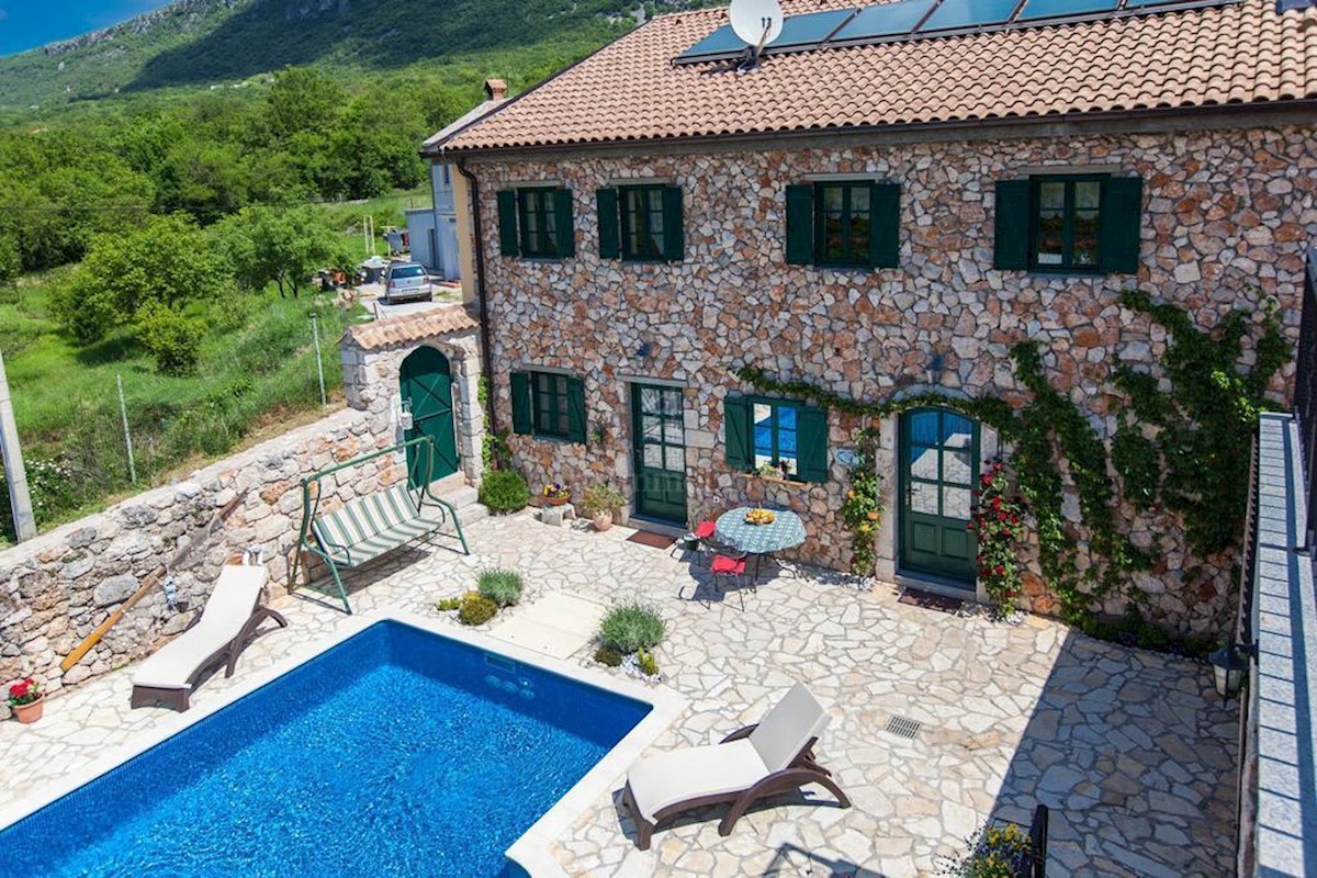 Stone villa in Bribir